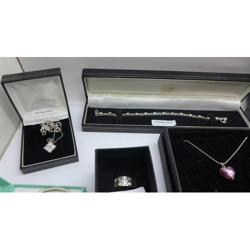 975 - A collection of silver jewellery and a pearl and garnet necklace with matching bracelet, (enamel on ... 