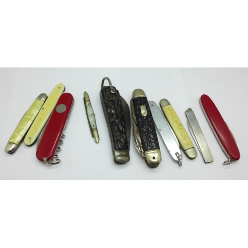 996 - A collection of ten penknives