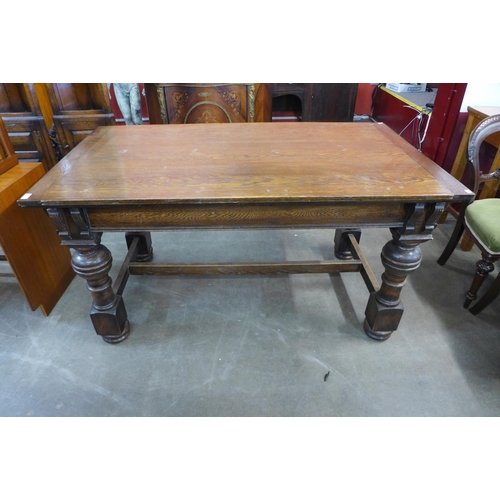 121 - A Victorian oak refectory table, 82cms h, 157cms L 88cms w.