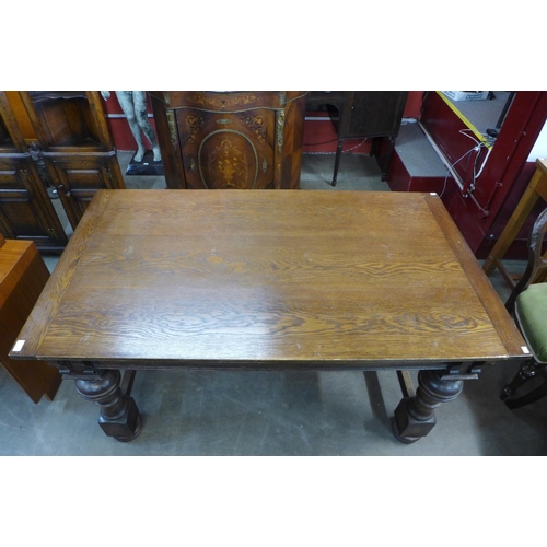 121 - A Victorian oak refectory table, 82cms h, 157cms L 88cms w.