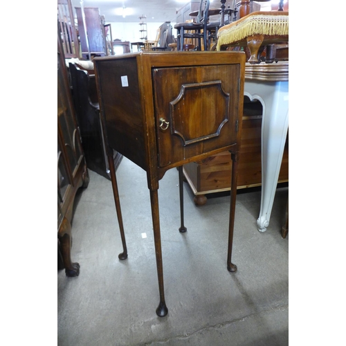 276 - A George II mahogany night stand, 80cms h