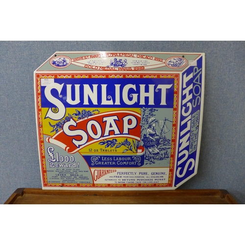 455 - A Sunlight Soap enamelled sign