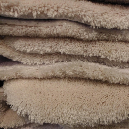 3295 - Four bath mats    (212-122) * This lot is subject to VAT