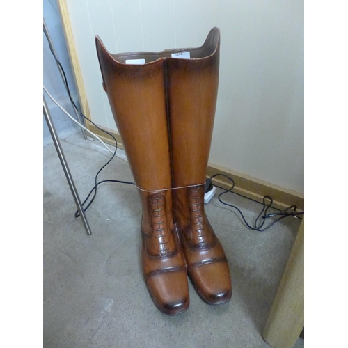 1494 - A pair of leather boots umbrella stand (CRT732)   #