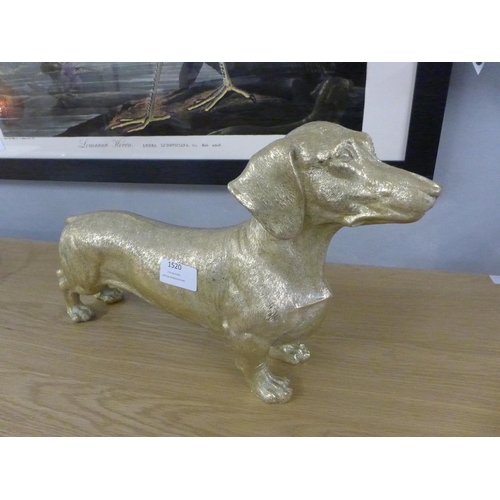 1520 - A gold dachshund figure (SM8012)   #