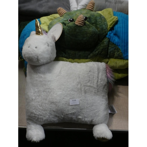 3136 - Snuggle Me Too Pillow and Dinosaur Sleeping Bag (219-144) * This lot is subject to VAT