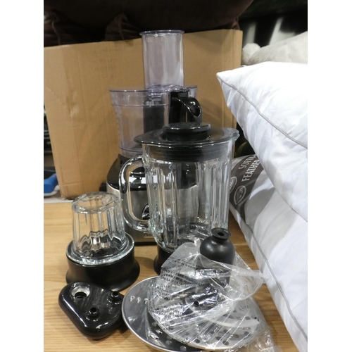 3143 - A Kenwood Food Processor    (218 -145 ) * This Lot Is Subject To Vat