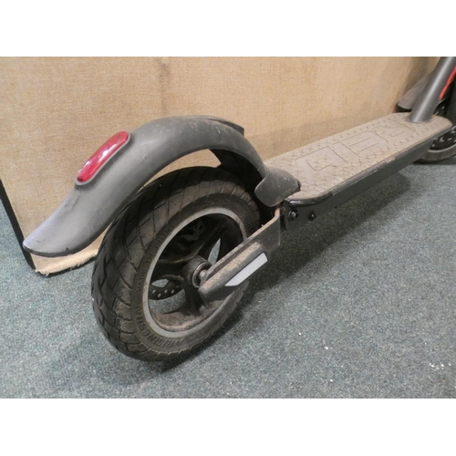 3158 - Reid Evo Electric Scooter - no charging lead, RRP £389.99 + VAT (219-232) * This lot is subject to V... 