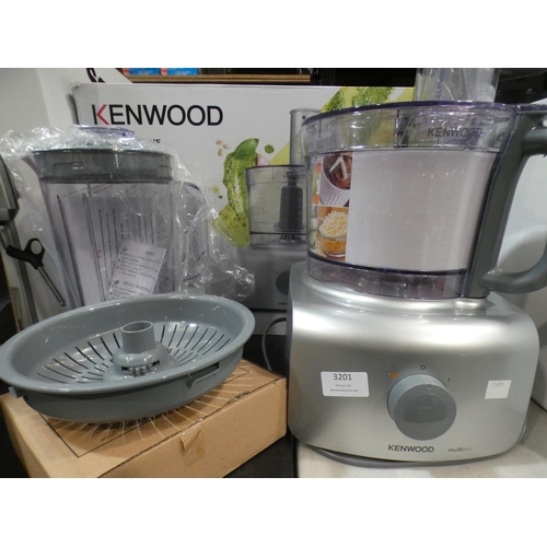 3201 - Kenwood Food Processor (FDP645SI), RRP £124.91 + VAT (219-235) * This lot is subject to VAT