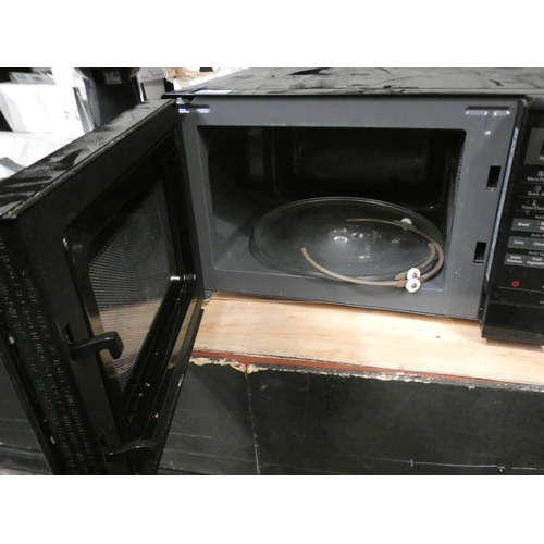 3321 - A Panasonic black microwave (207) * This lot is subject to VAT