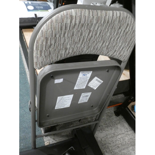 3322 - Padded Folding Chair (damaged)     (213-578) * This Lot Is Subject To Vat