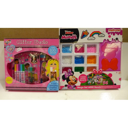 3303 - Galt Glitter Studio and Meltums Mega 6000 bead set