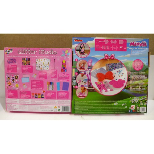 3303 - Galt Glitter Studio and Meltums Mega 6000 bead set