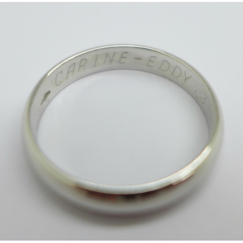 1121 - A white metal ring, marked 0.750, with inscription dated 1978, 4.3g, S