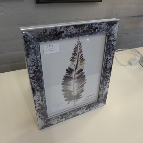 1427 - A black foil metallic photograph frame 10 x ins (2084409)   #