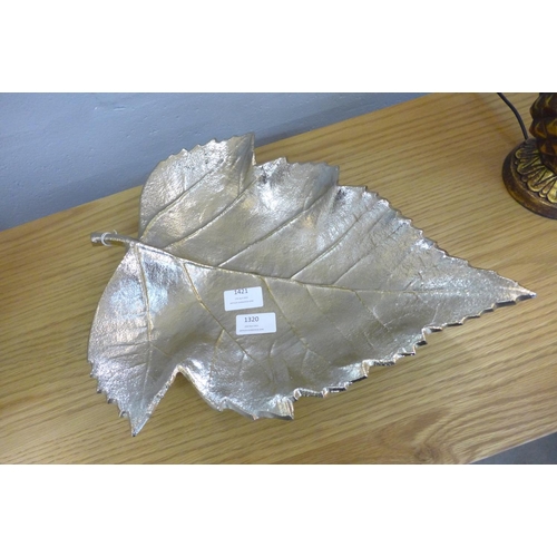 1320 - A metal gold leaf dish (7059721)   #