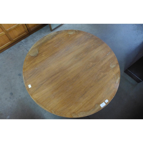 142 - A Gordon Russell teak circular coffee table