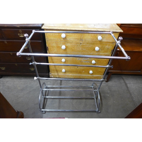 188 - A chrome towel rail