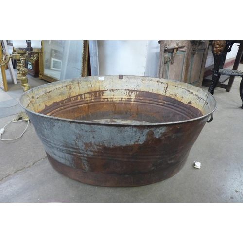 369 - A galvanised steel tub