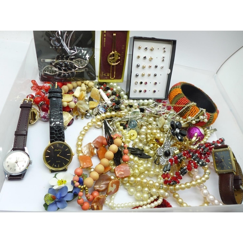 1002 - Costume jewellery, etc.