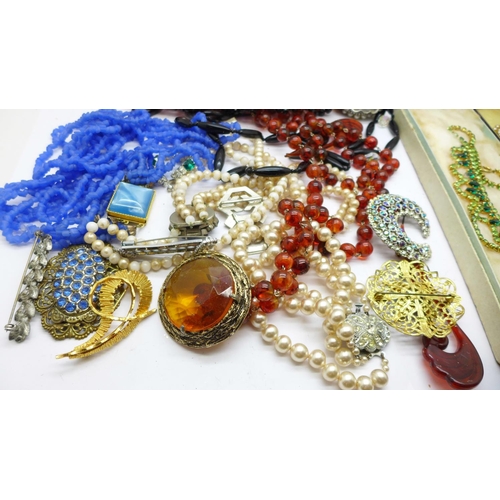 1003 - Vintage jewellery