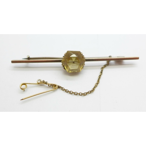 1035 - A 9ct gold and citrine brooch, 5.2g