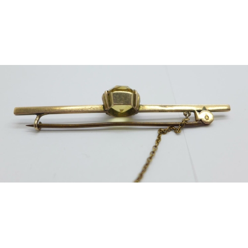 1035 - A 9ct gold and citrine brooch, 5.2g