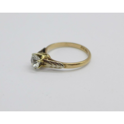 1036 - A 9ct gold and white stone ring, 1.7g, K