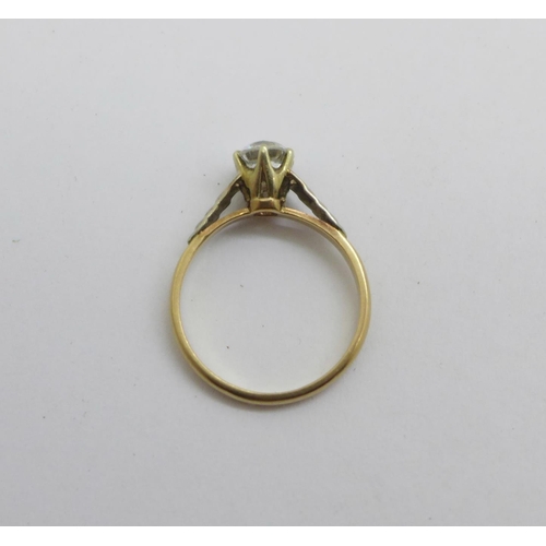 1036 - A 9ct gold and white stone ring, 1.7g, K