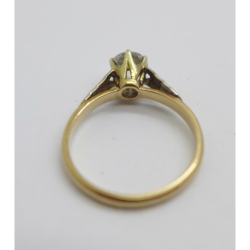 1036 - A 9ct gold and white stone ring, 1.7g, K