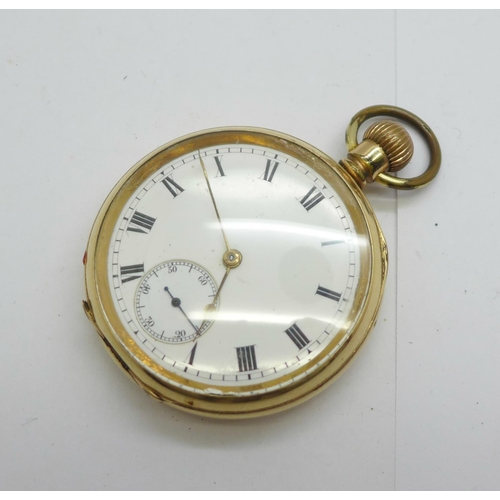 1099 - A Waltham gold plated top-wind pocket watch