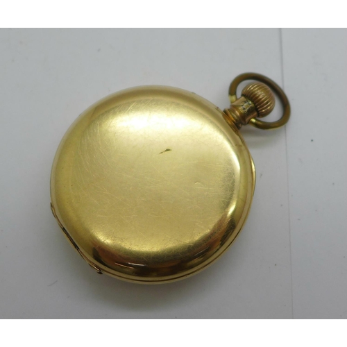 1099 - A Waltham gold plated top-wind pocket watch