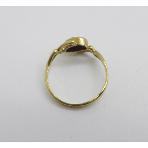 1122 - A 9ct gold and Blue John ring, hallmarked Sheffield 1984, 1.1g, H