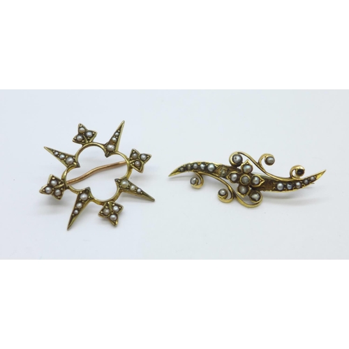 1132 - A 15ct gold and pearl brooch, 2.9g, and a 9ct gold brooch lacking hook, 2.8g