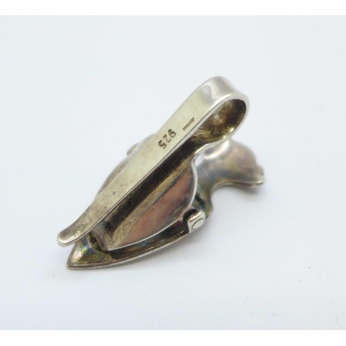 1138 - A hallmarked silver napkin clip