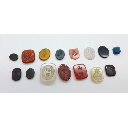 1168 - Fifteen seal stones, one a/f