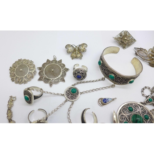 1177 - Eastern white metal jewellery set with malachite and lapis lazuli and filigree jewellery