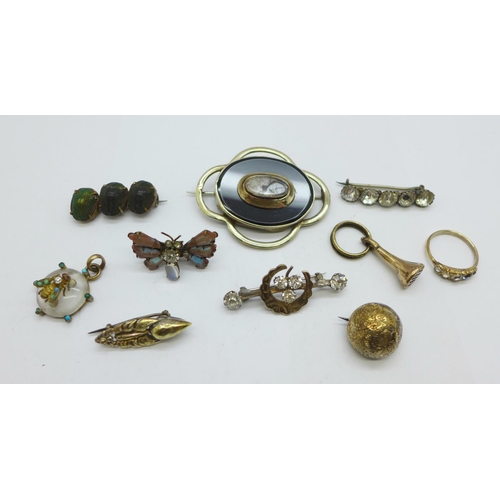 1184 - Vintage jewellery including an insect brooch and pendant