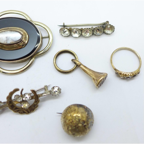 1184 - Vintage jewellery including an insect brooch and pendant