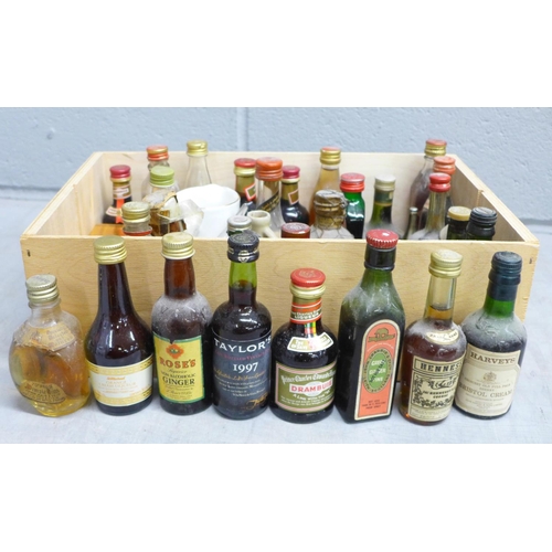 1220 - A box of miniature wines and spirits **PLEASE NOTE THIS LOT IS NOT ELIGIBLE FOR POSTING AND PACKING*... 