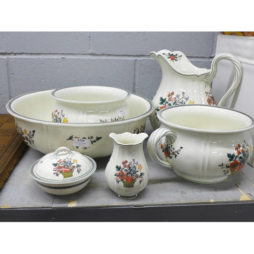 1226 - A Wedgwood Etruria toilet set **PLEASE NOTE THIS LOT IS NOT ELIGIBLE FOR POSTING AND PACKING**