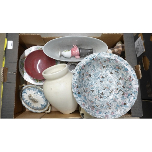 1248 - A box of mixed china **PLEASE NOTE THIS LOT IS NOT ELIGIBLE FOR POSTING AND PACKING**