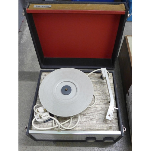 1255 - A record player and electric clocks **PLEASE NOTE THIS LOT IS NOT ELIGIBLE FOR POSTING AND PACKING**