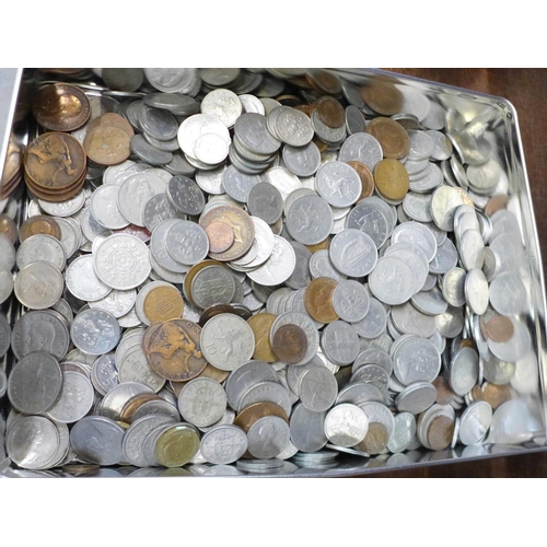 676 - A collection of British coins, 5.74kg