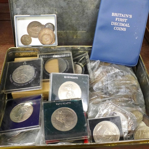 692 - A collection of coins including twenty-two crowns, British and foreign coins, etc., 3.6kg