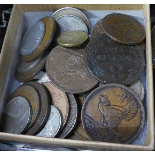 692 - A collection of coins including twenty-two crowns, British and foreign coins, etc., 3.6kg