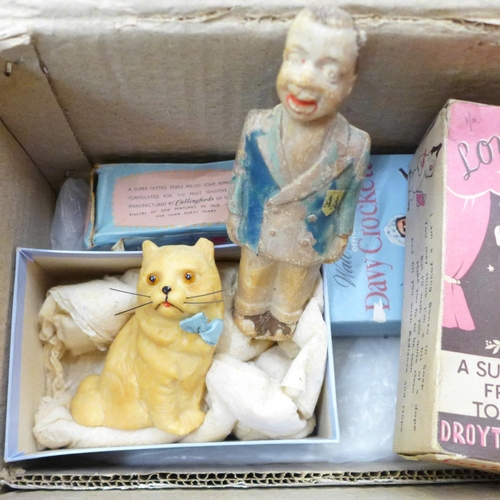 721 - A large quantity of vintage novelty soaps