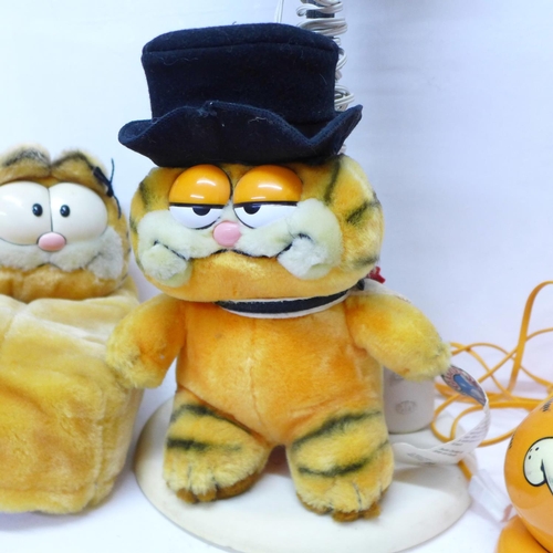 751 - A Garfield lamp, telephone and tissue box cover