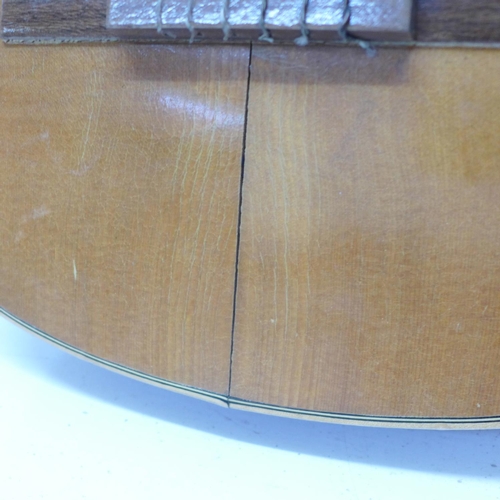 843 - A Roca Spanish guitar