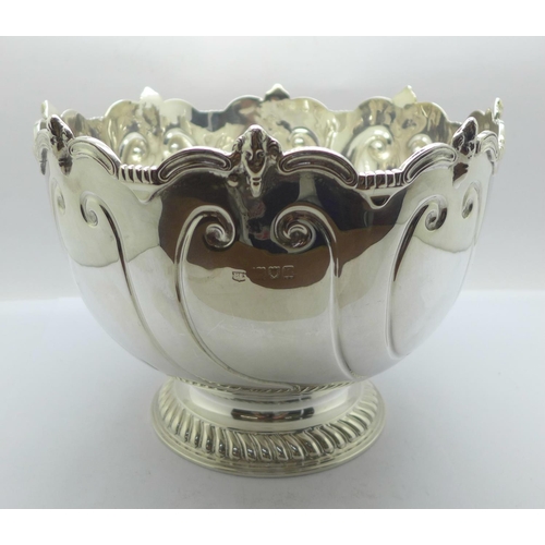 848 - A silver bowl, London 1908, 636g, diameter 20cm